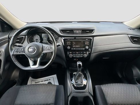 Used 2017 Nissan Rogue SV FWD image 25