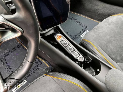 Used 2025 McLaren Artura Spider RWD image 15