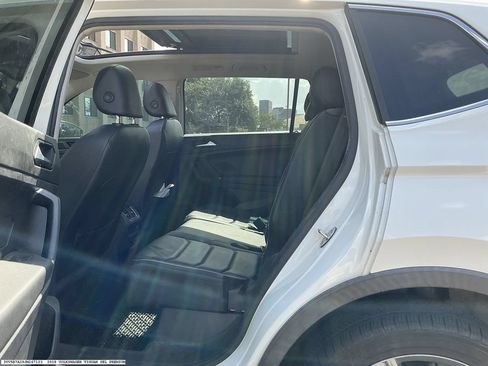 Used 2018 Volkswagen Tiguan SEL Premium FWD image 9