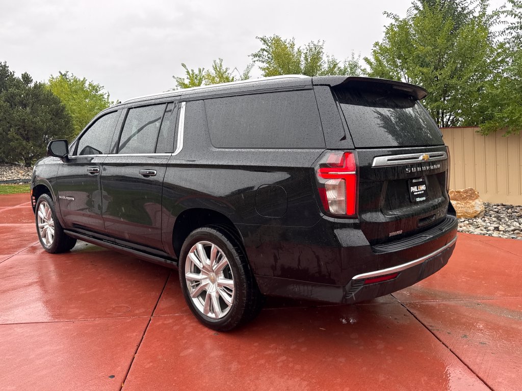 Used 2021 Chevrolet Suburban High Country w/ Premium Package 2 AWD/4WD image 6