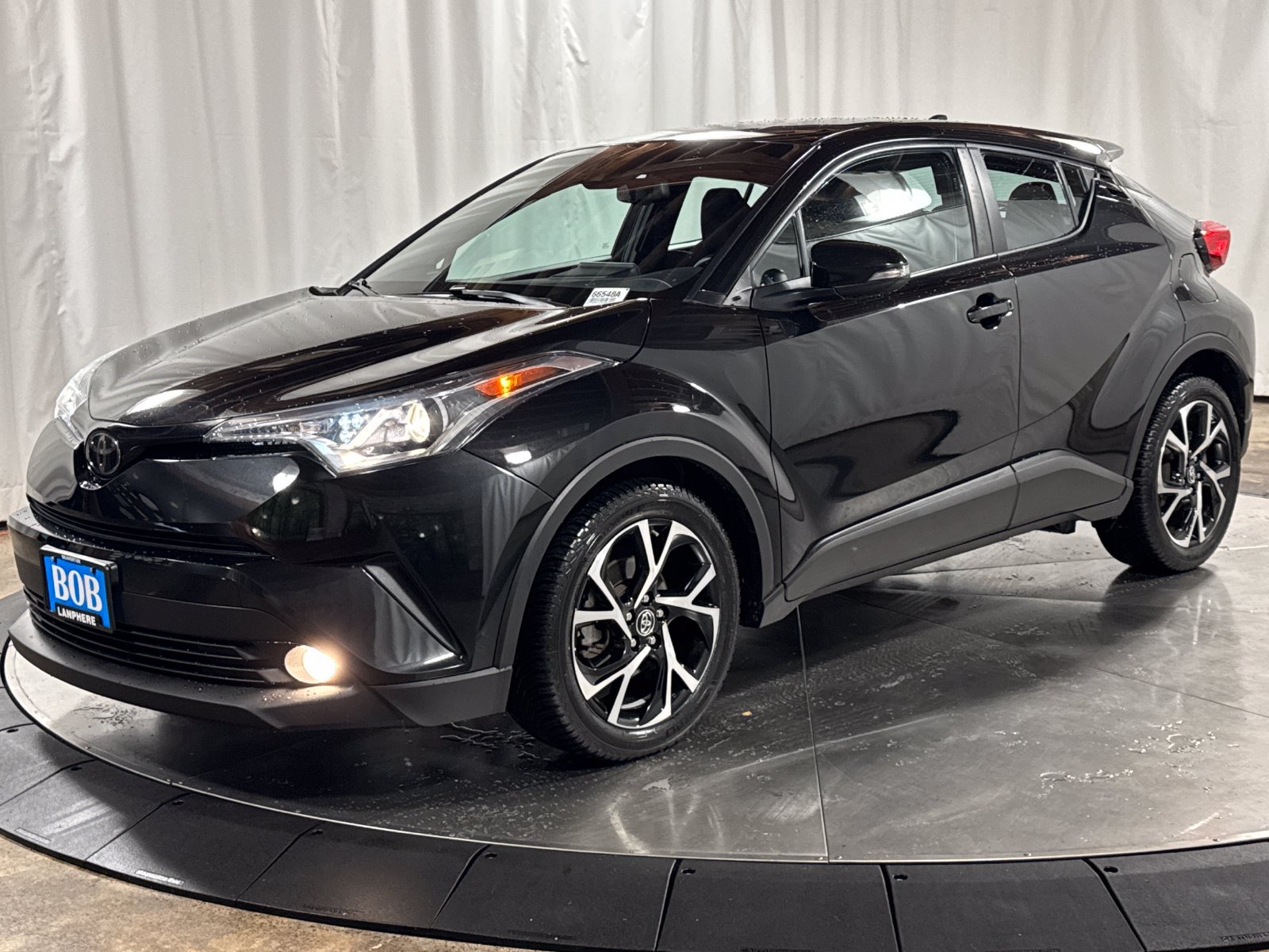 Used 2018 Toyota C-HR XLE FWD image 1