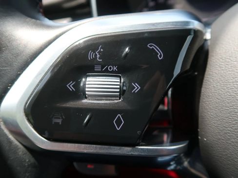 Used 2022 Jaguar F-PACE SVR AWD/4WD image 37