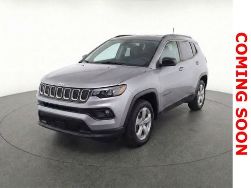 Used 2022 Jeep Compass Latitude image 1