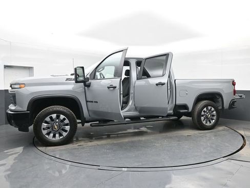 Used 2024 Chevrolet Silverado 2500 Custom w/ Custom Value Package AWD/4WD image 44