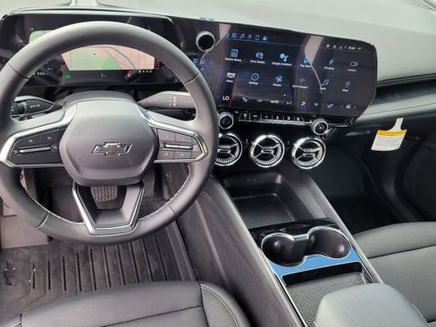 New 2025 Chevrolet Blazer EV LT image 23