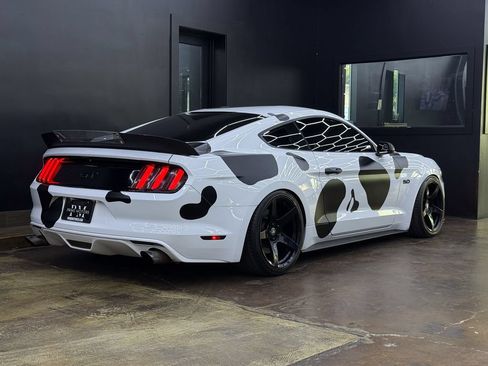 Used 2017 Ford Mustang GT w/ GT Performance Package RWD image 9