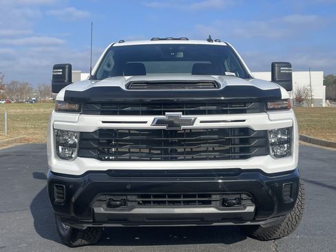Used 2025 Chevrolet Silverado 2500 Custom w/ Custom Value Package image 3