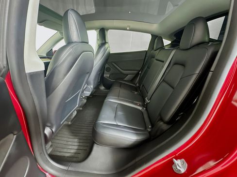 Used 2022 Tesla Model Y Performance AWD/4WD image 26