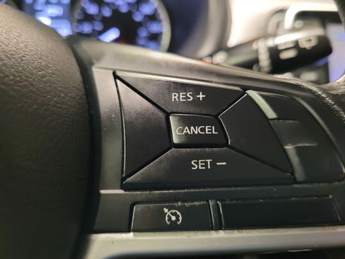 Used 2019 Nissan Kicks S image 19