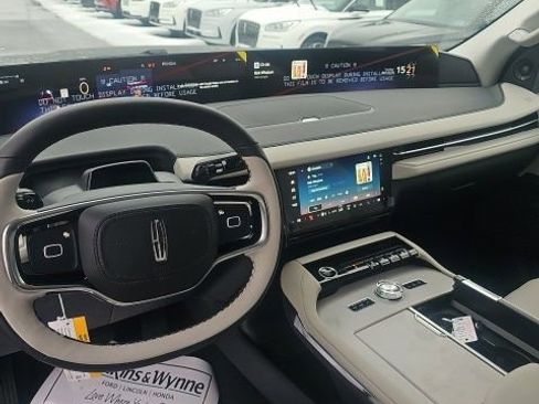 New 2026 Lincoln Navigator Reserve AWD/4WD image 6