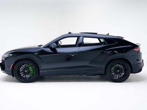 Used 2025 Lamborghini Urus SE image 13