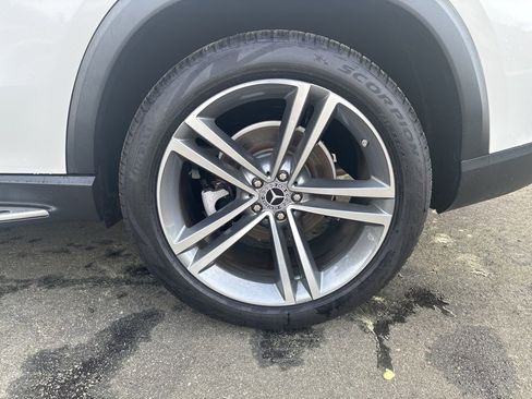 Used 2022 Mercedes-Benz GLE 350 4MATIC w/ Premium Package image 11