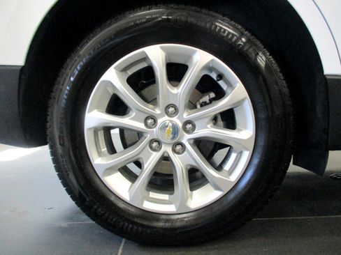 Used 2021 Chevrolet Equinox LT w/ Driver Convenience Package image 26