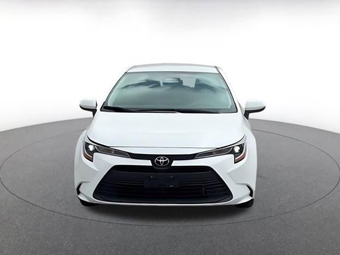Used 2025 Toyota Corolla LE FWD image 4