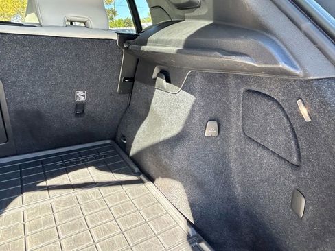 Used 2023 Volvo XC40 B5 Plus w/ Protection Package Premier image 43