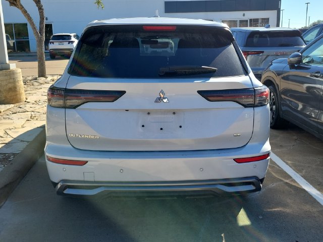 Used 2025 Mitsubishi Outlander SE FWD image 7