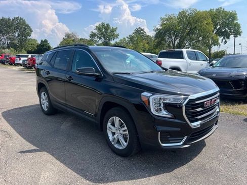 Used 2024 GMC Terrain SLE w/ Driver Convenience Package AWD/4WD image 3