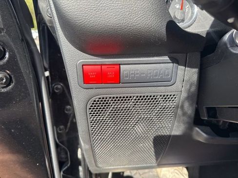 Used 2016 Jeep Wrangler Unlimited Rubicon AWD/4WD image 19