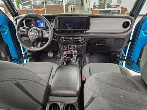 Used 2024 Jeep Wrangler Unlimited AWD/4WD image 13