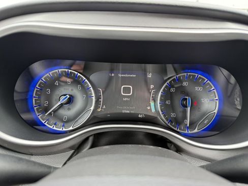 Used 2023 Chrysler Pacifica Touring-L FWD image 23