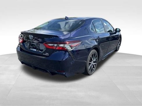 Used 2022 Toyota Camry SE w/ Audio Upgrade Package FWD image 7
