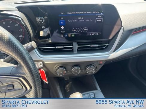 Used 2024 Chevrolet Trax RS w/ Driver Confidence Package FWD image 19