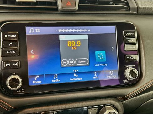 Used 2025 Nissan Versa SR FWD image 19
