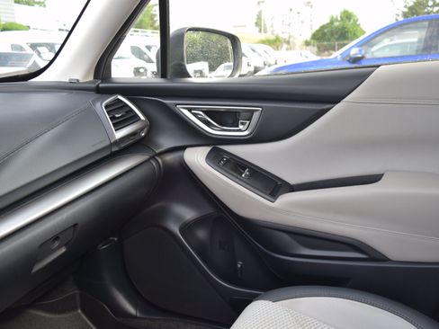 Used 2019 Subaru Forester Premium w/ All-Weather Package AWD/4WD image 16
