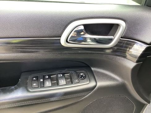 Used 2020 Jeep Grand Cherokee Altitude image 13