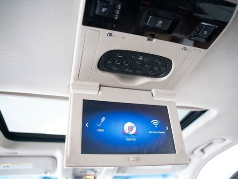 Used 2020 Cadillac Escalade ESV Premium Luxury image 16