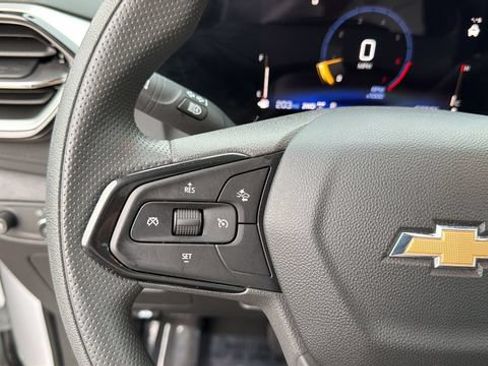Used 2025 Chevrolet TrailBlazer LT AWD/4WD image 21