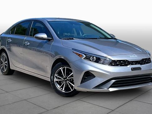 Used 2024 Kia Forte LXS w/ LXS Technology Package FWD image 3
