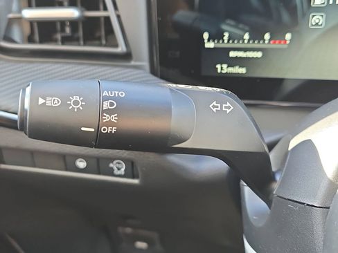 New 2026 Nissan Kicks SR FWD image 28