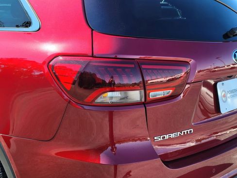 Used 2019 Kia Sorento EX image 12