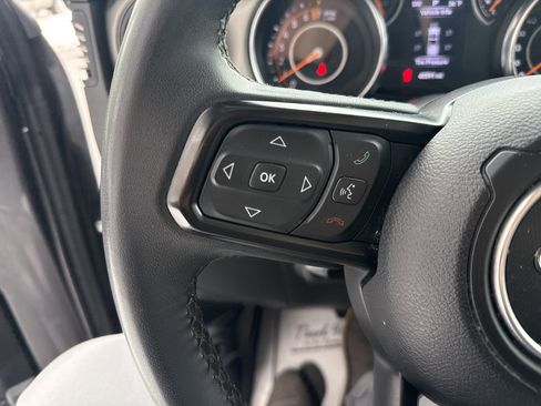 Used 2023 Jeep Gladiator Sport image 18