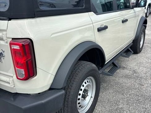 Used 2025 Ford Bronco 4-Door AWD/4WD image 9