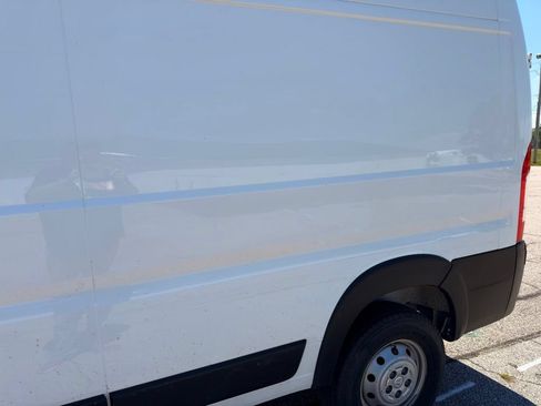 Used 2023 RAM ProMaster 2500 FWD image 12