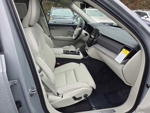 New 2026 Volvo XC90 B6 Ultra w/ Protection Package image 11