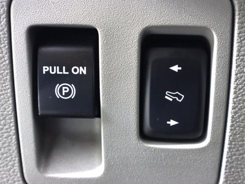 Used 2018 Ford F150 XLT w/ Equipment Group 302A Luxury image 11