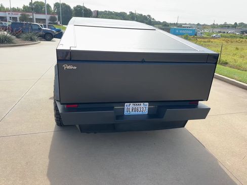 Used 2024 Tesla Cybertruck AWD Crew Cab image 3