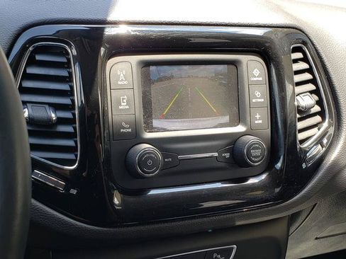 Used 2018 Jeep Compass Latitude AWD/4WD image 23