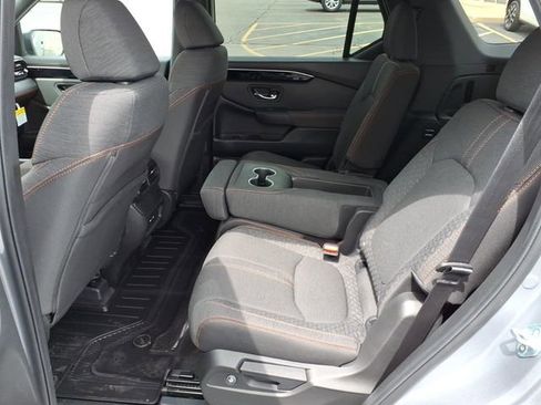 Certified 2025 Honda Pilot Sport image 6