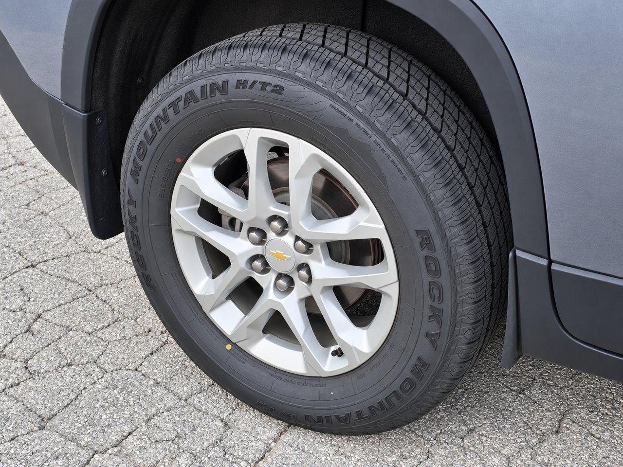 Used 2020 Chevrolet Traverse LS FWD image 9