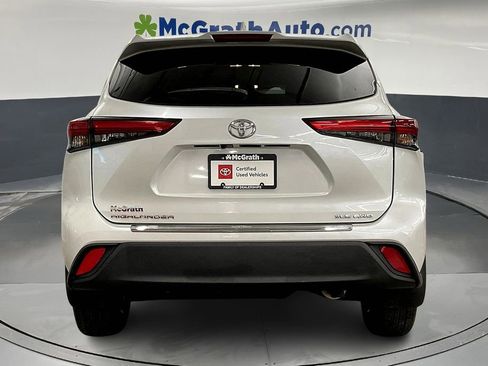 Used 2022 Toyota Highlander XLE image 5