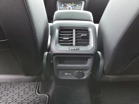 Certified 2024 Volkswagen Tiguan SE image 23