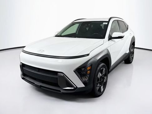 Used 2025 Hyundai Kona SEL AWD/4WD image 4