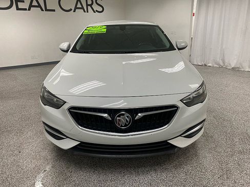 Used 2019 Buick Regal Preferred image 2