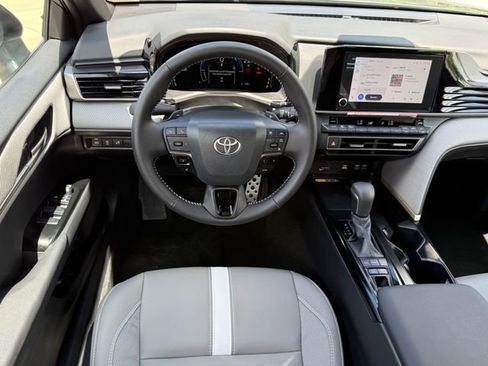 Used 2026 Toyota Camry SE FWD image 22
