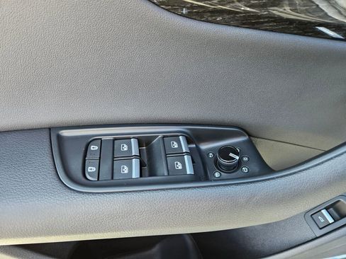 Used 2019 Audi Q8 Premium Plus AWD/4WD image 20