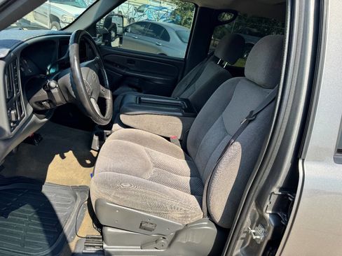 Used 2007 Chevrolet Silverado 3500 LT w/ Heavy-Duty Power Package image 10